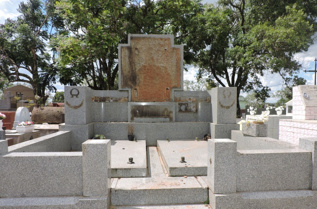 Cemitério de Júlio de Castilhos é alvo de furto e vandalismo