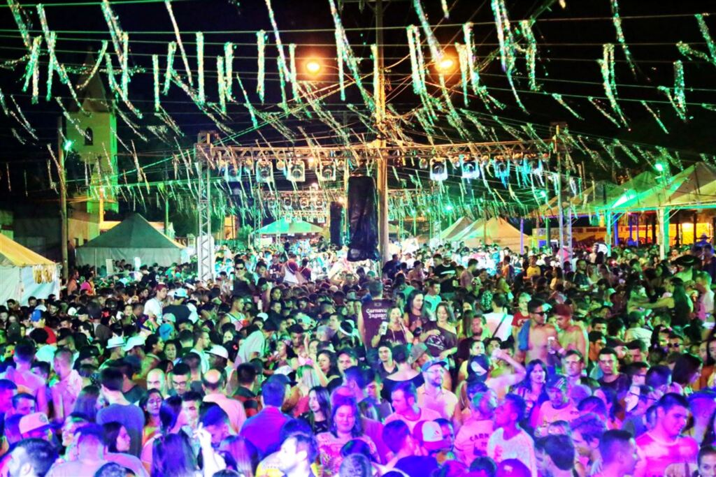 FOTOS: segunda noite de Carnaval de Jaguari é de público expressivo e diversidade musical