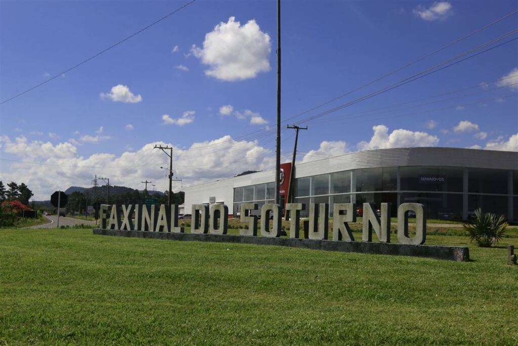 Prefeitura de Faxinal do Soturno abre sete vagas para operário e operador de máquinas
