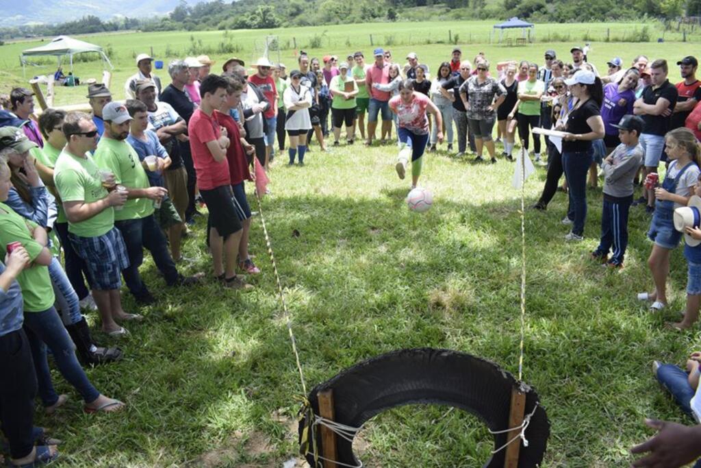 FOTOS: 4ª Olimpíada Rural reuniu agricultores em Faxinal do Soturno