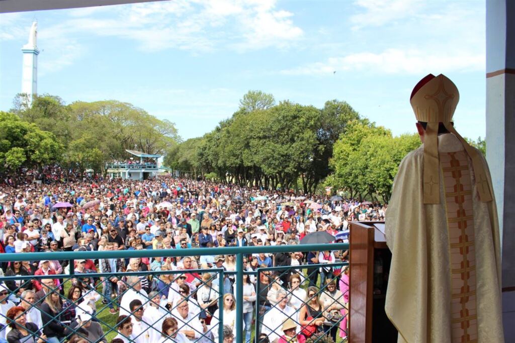 Romaria de Nossa Senhora de Fátima reuniu milhares de devotos em Cruz Alta