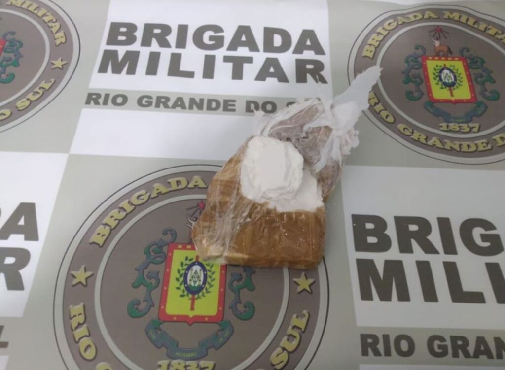 Jovem é presa com quase meio quilo de cocaína na rodoviária de Caçapava do Sul