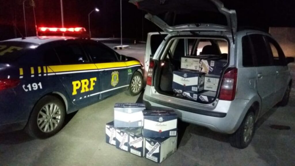 Polícia apreende 384 garrafas de bebida alcoólica contrabandeada