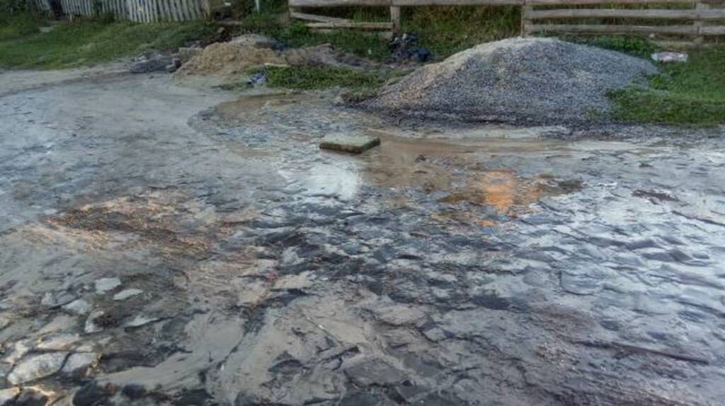 Vazamento de água na Vila Jordânia indigna moradores