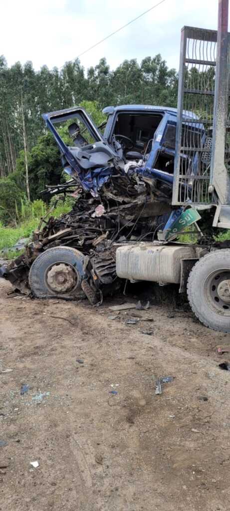 Corpo de Bombeiros Militar atende acidente de trânsito em Otacílio Costa