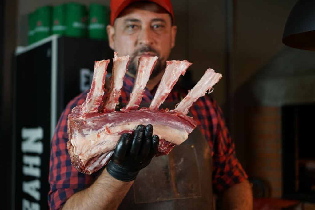 Colunista ensina como fazer churrasco de prime rib