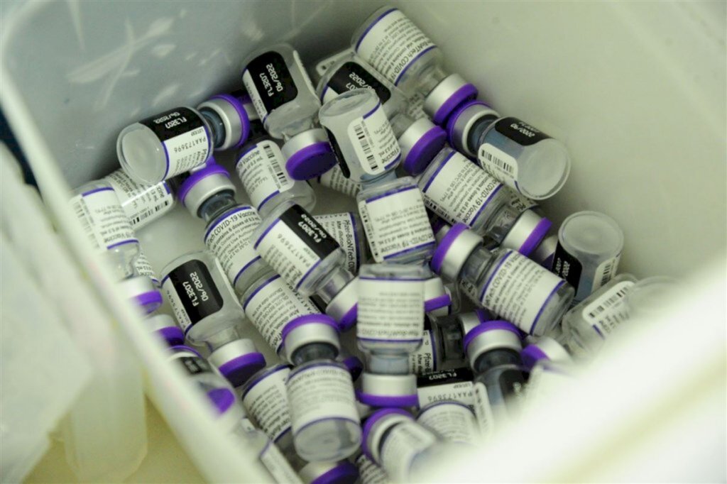 Vacinação contra a Covid-19 também será feita em farmácias da rede privada