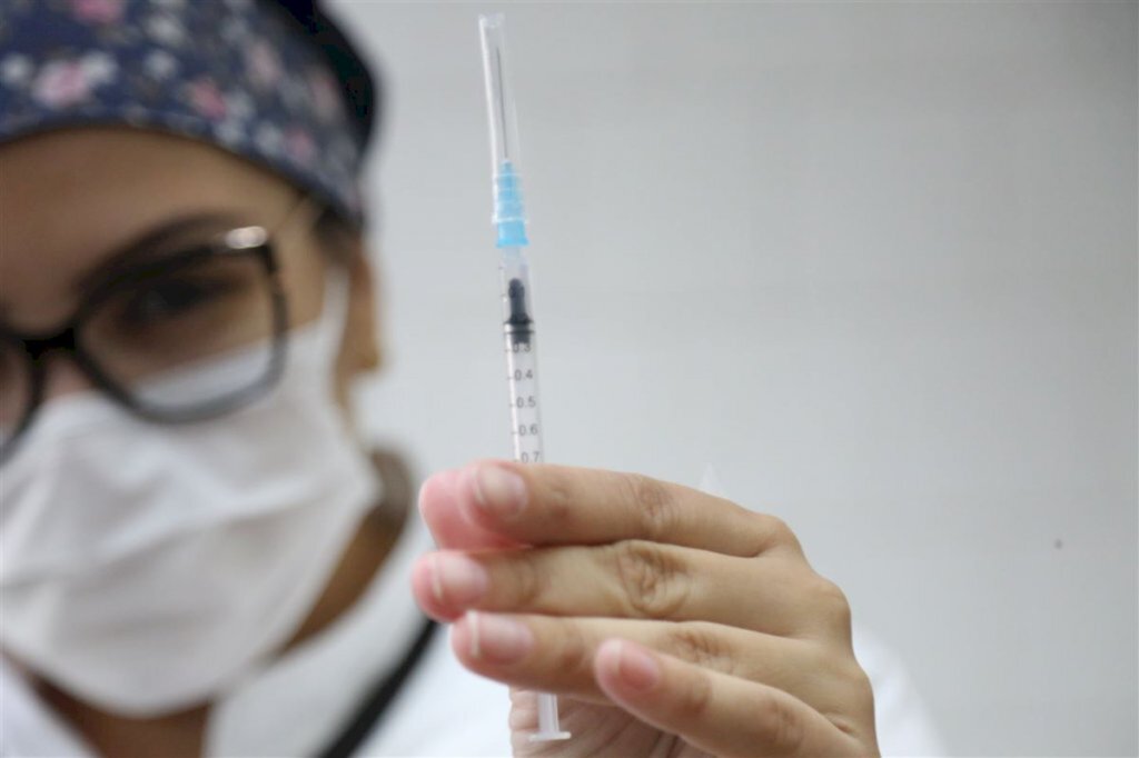Especialistas garantem segurança da vacina contra a Covid-19 para crianças