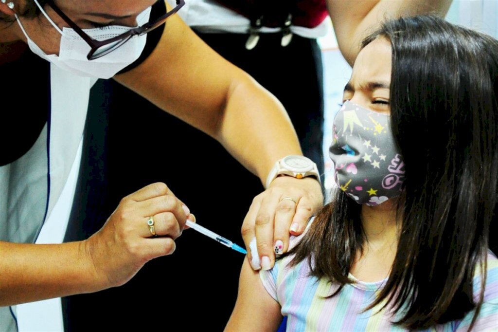Vacinação de crianças contra a Covid-19 continua nesta quinta e sexta-feira