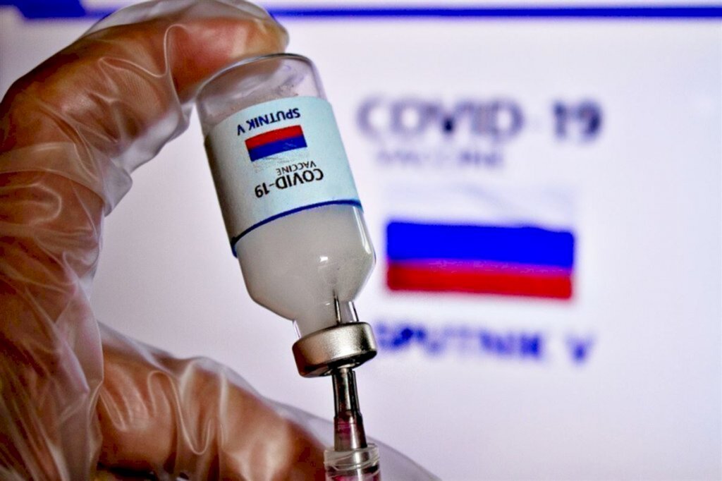 Vacina russa Sputnik V tem eficácia de 97,6% em estudo no mundo real