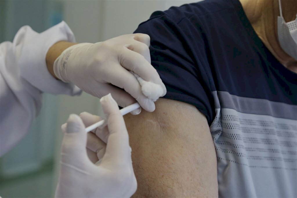 Estado recebe remessa de 135 mil vacinas contra a Covid-19