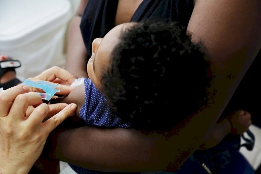 Campanha Nacional de Vacinação contra a Poliomielite começa nesta segunda