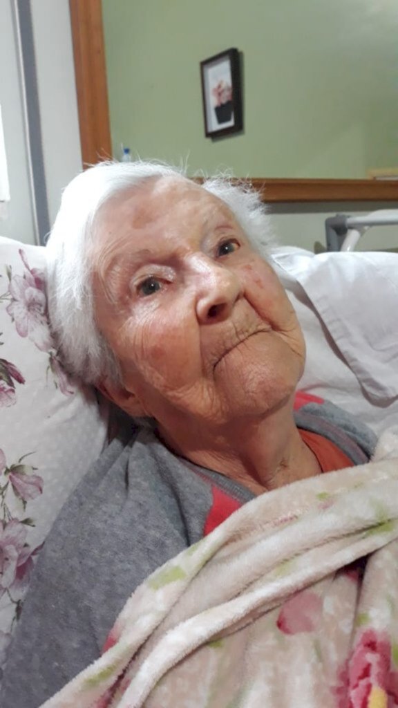 VÍDEO: idosa de 102 anos supera Covid-19 e recebe alta em hospital de Cruz Alta