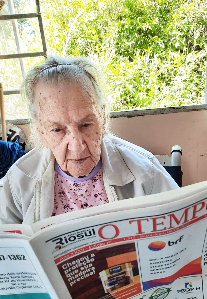 LIGEIRINHO 
Recado da comunidade
Adeus a mulher centenária do município de Ouro: Sra. Noemia Eva Caliari Sartori, prestes a completar 102 anos.