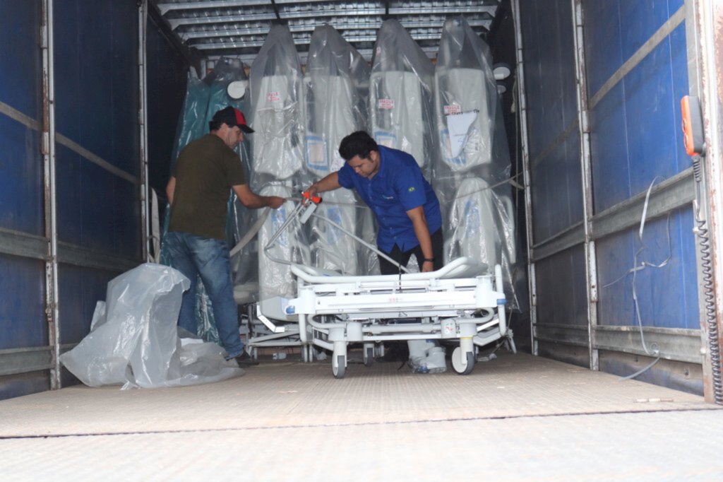 FOTOS: Husm recebe equipamentos de UTI para tratamento do coronavírus