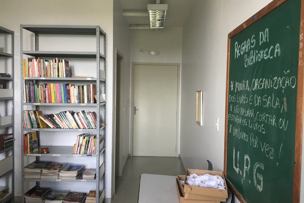 VÍDEO: união de funcionários ajuda ala psiquiátrica do Husm a ganhar biblioteca