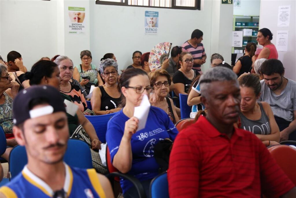 VÍDEO: movimento ainda é intenso na Farmácia Municipal Central em Santa Maria