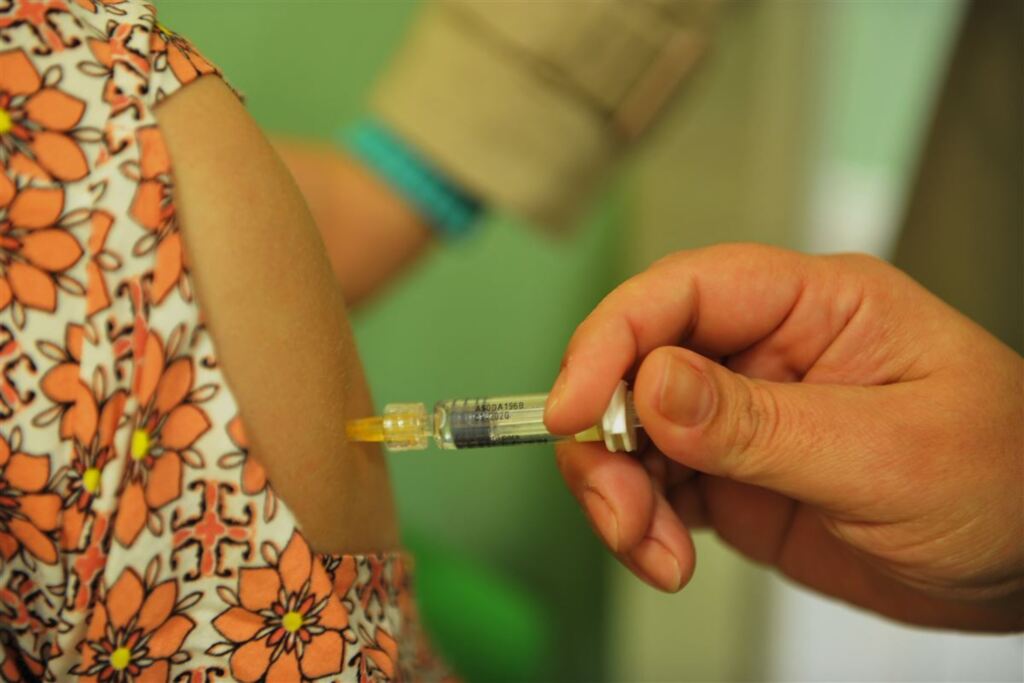 Vacinação da febre amarela será centralizada em sete unidades de saúde