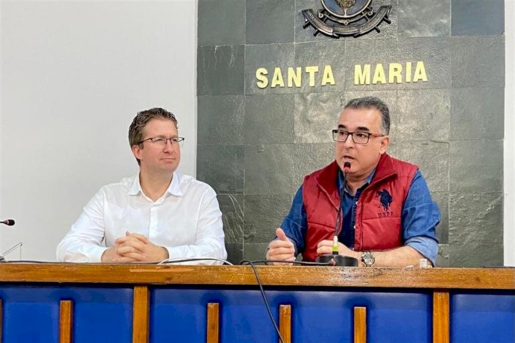 Foto: Divulgação - O ex-vereador Dr. Francisco foi eleito por consenso novo presidente do partido. Ele fortalece o deputado Berto Fantinel (à esquerda), de quem é ligado