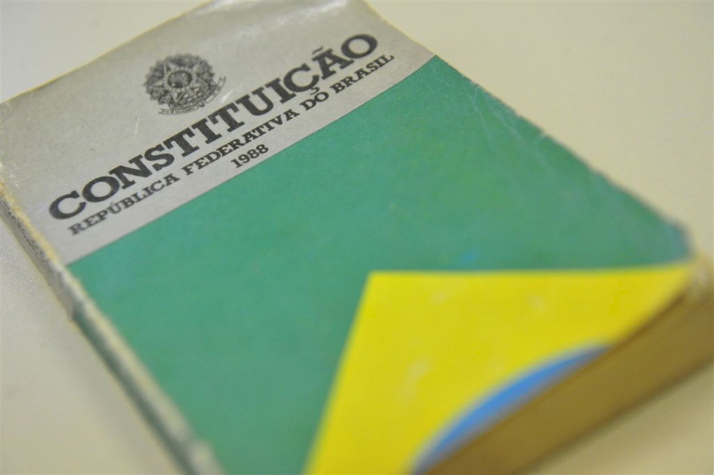 Vereadora quer ensino da Constituição Federal nas escolas