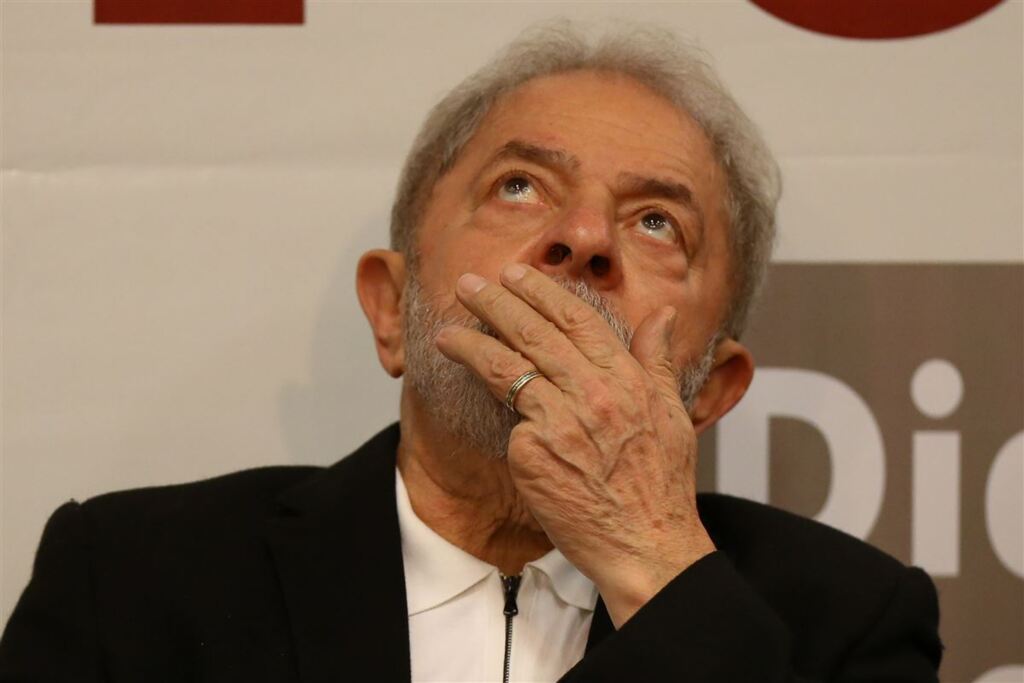 título imagem STF suspende transferência da Lula para presídio em São Paulo