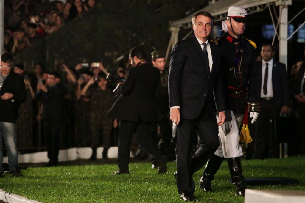 Em evento militar, Bolsonaro diz que Exército 'nunca se furtou de lutar pela democracia'