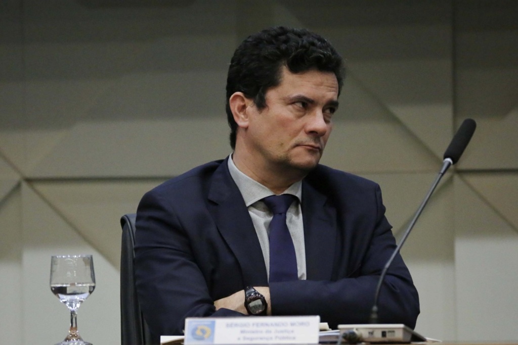 Bolsonaro cita compromisso e afirma que vai indicar Moro para vaga no STF