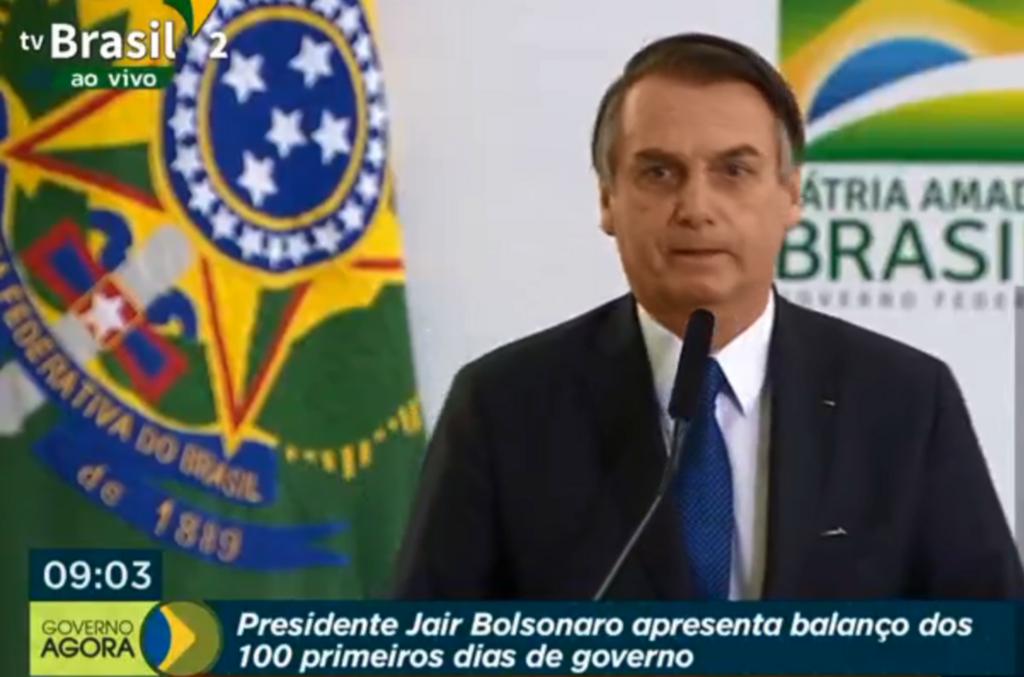 Bolsonaro cria 13º para Bolsa Família e afirma que cumpriu as 35 metas