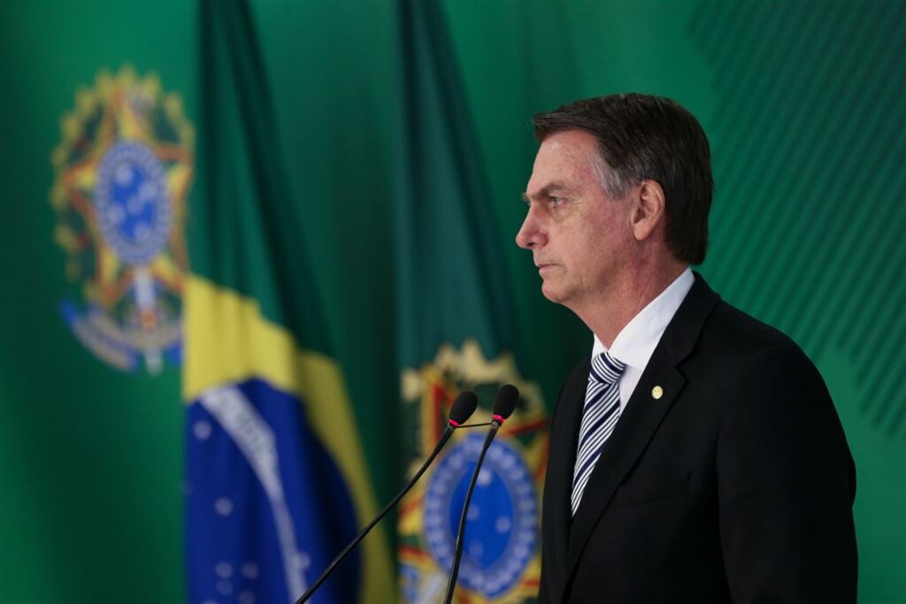 Aprovação do governo Bolsonaro cai 15 pontos desde a posse, diz Ibope