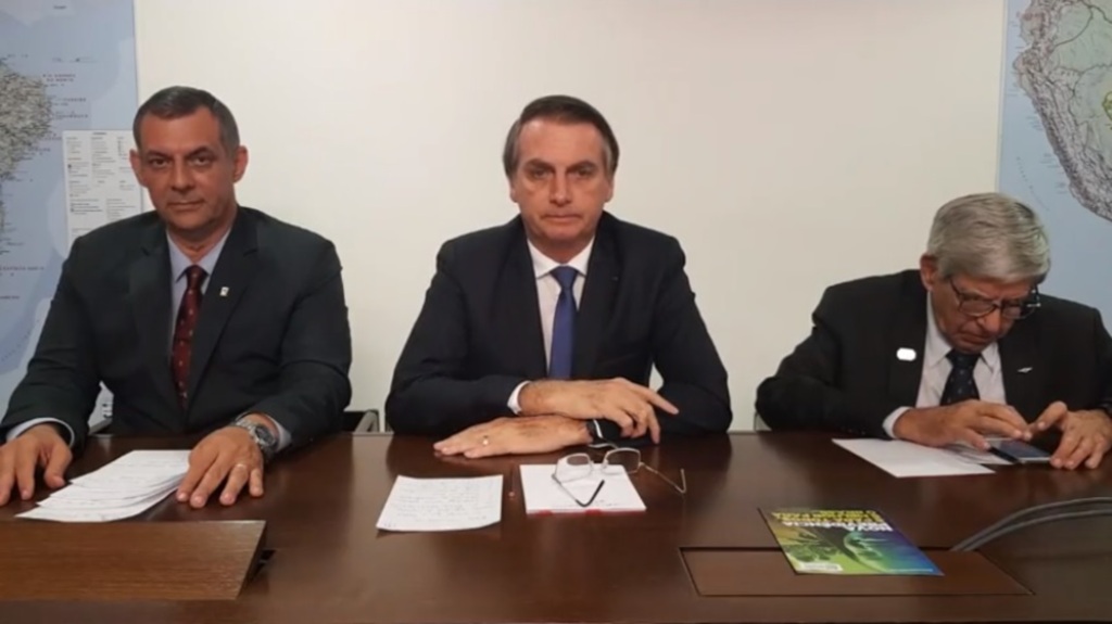 Bolsonaro afirma que lombadas eletrônicas nas BRs  serão retiradas