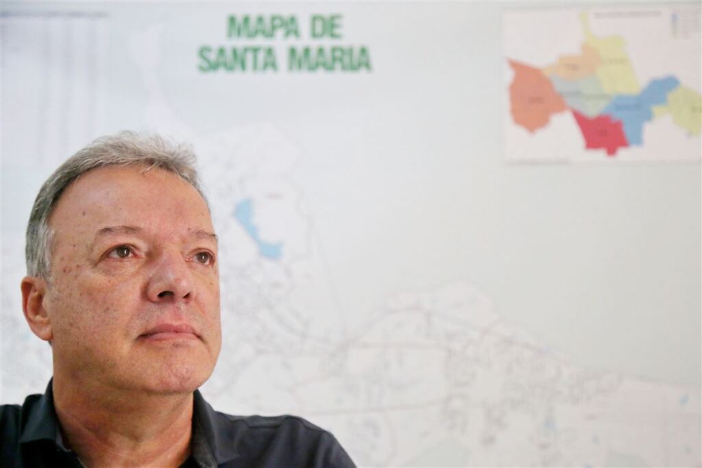 VÍDEO: 'Nós iniciamos em vias que têm maior tráfego de veículos', diz secretário de Infraestrutura de Santa Maria