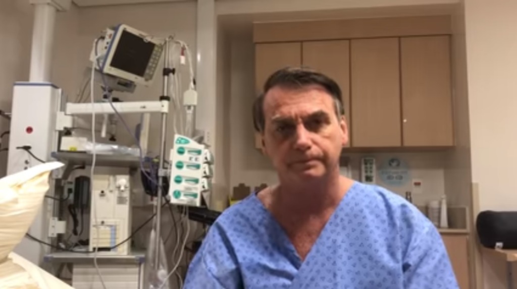 Internado para cirurgia, Bolsonaro grava vídeo no hospital e agradece orações