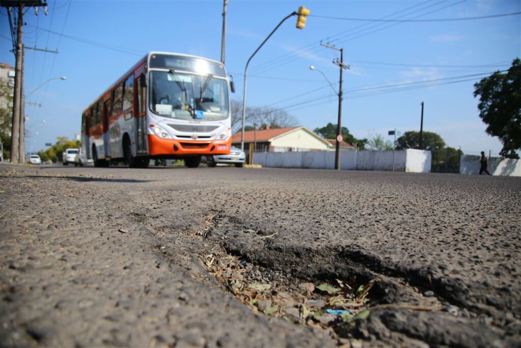 Foto: Renan Mattos (Diário) - Localizada no centro da cidade, a Rua Riachuelo está incluída no levantamento sobre a situação das vias