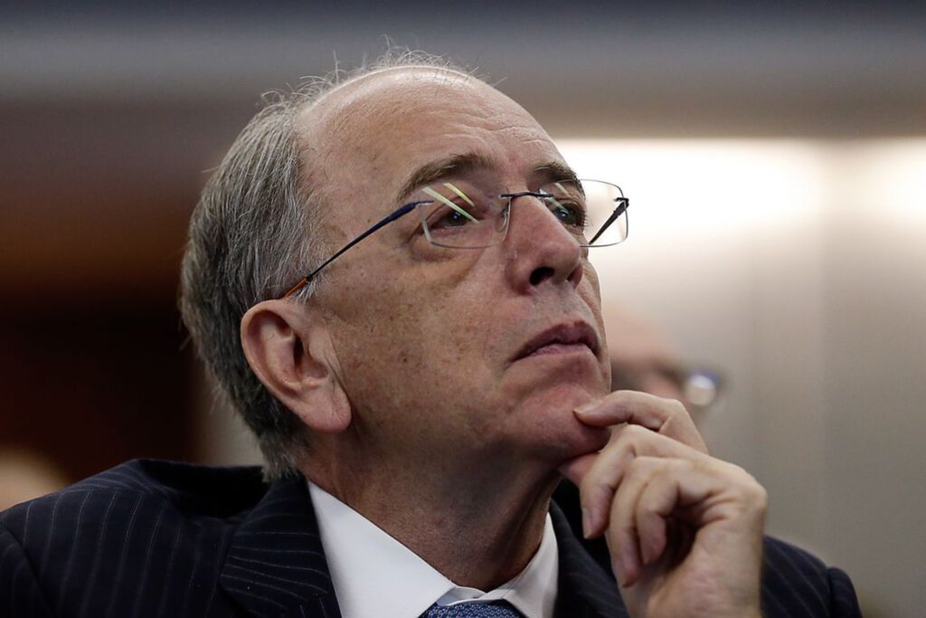 título imagem Presidente da Petrobras pede demissão