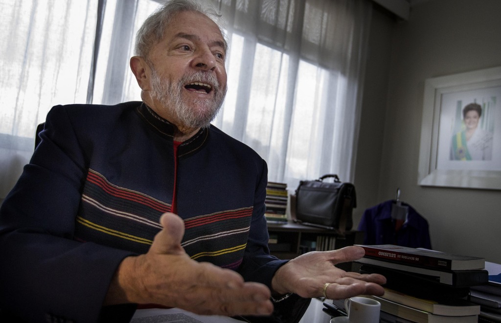 Supremo adia julgamento e proíbe prisão de Lula até o dia 4 de abril