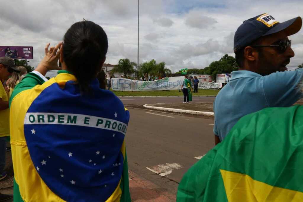 AO VIVO: caravana de Lula passa por Santa Maria