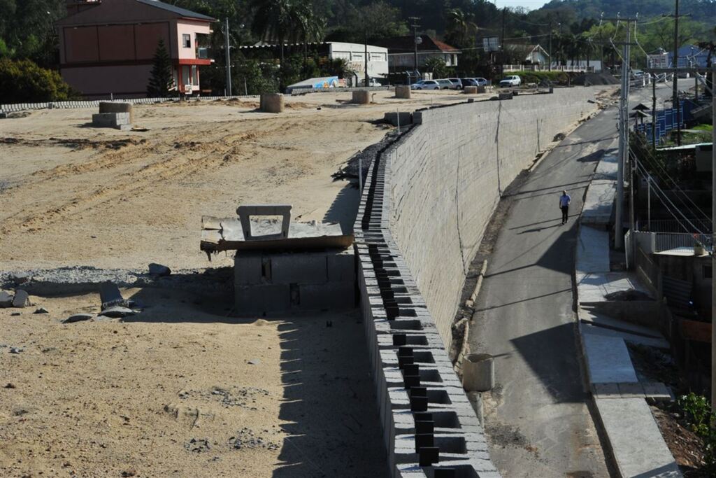 Obra da Faixa Velha completa 70 dias de paralisação