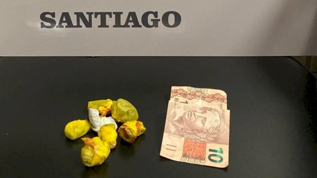 Adolescente é detido com drogas em Santiago