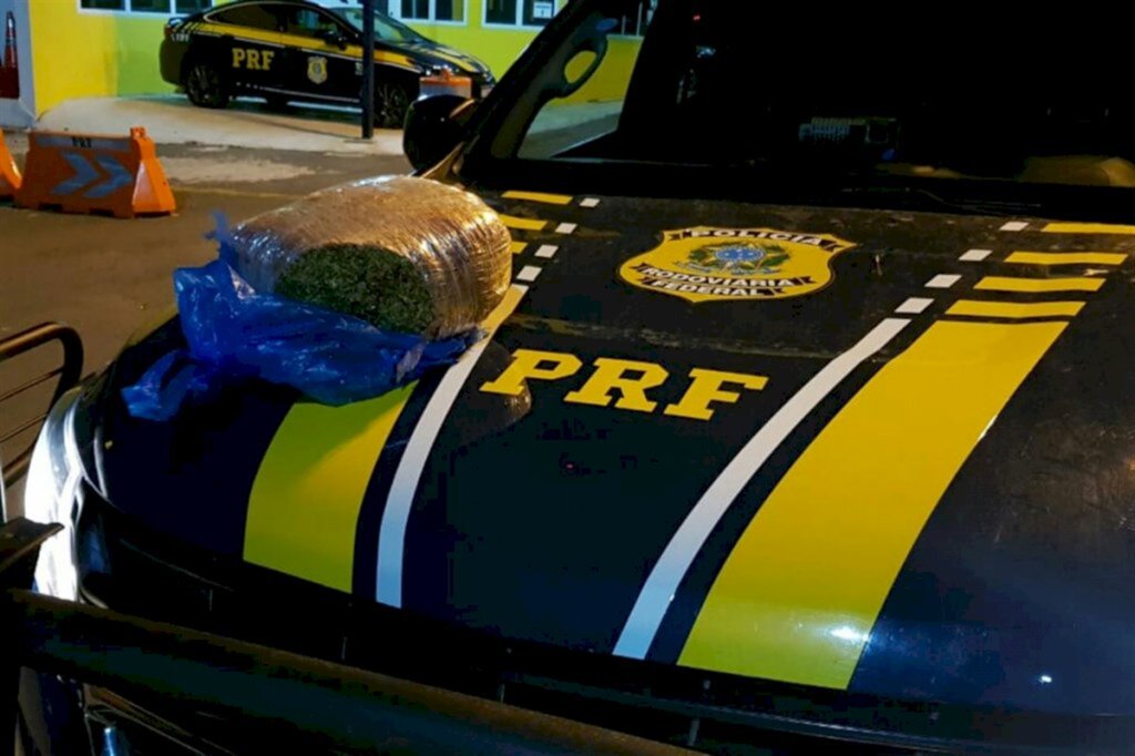 Mais de 21 quilos de drogas são apreendidas em operação da PRF na região