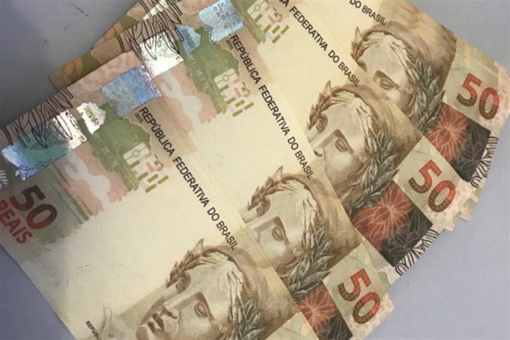 Quatro pessoas são detidas após comprar moto com dinheiro falso
