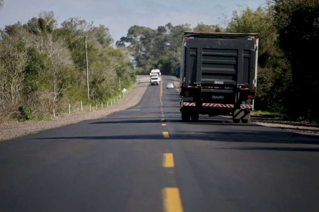 título imagem Restrição de tráfego para caminhões no feriado começa nesta sexta-feira