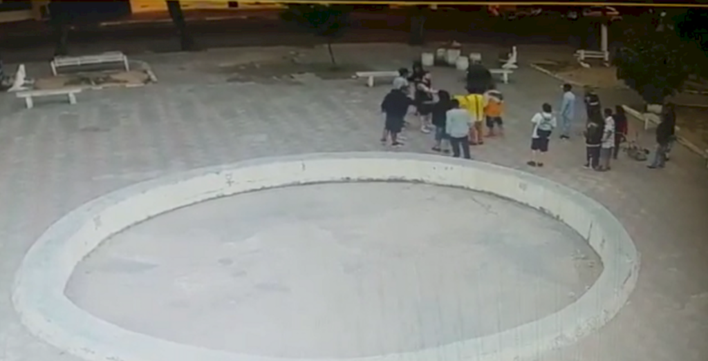 VÍDEO: câmeras flagram grupo agredindo jovem na Praça Saturnino de Brito