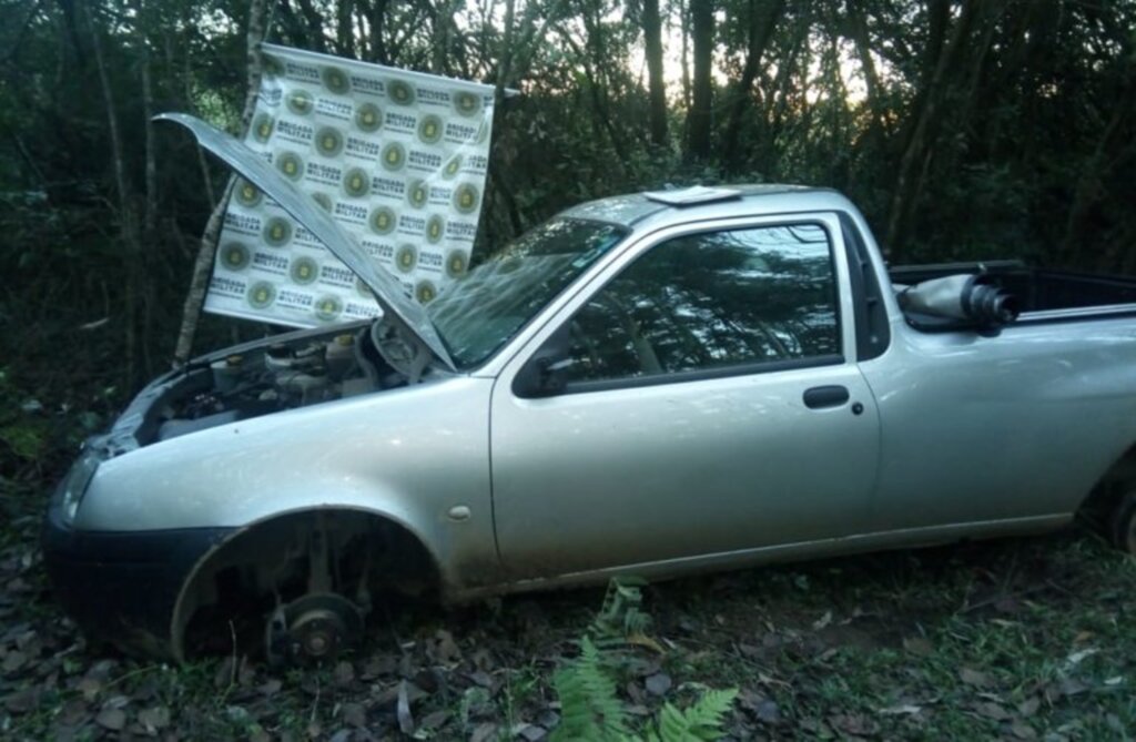título imagem Polícia recupera veículo roubado no interior de São Sepé