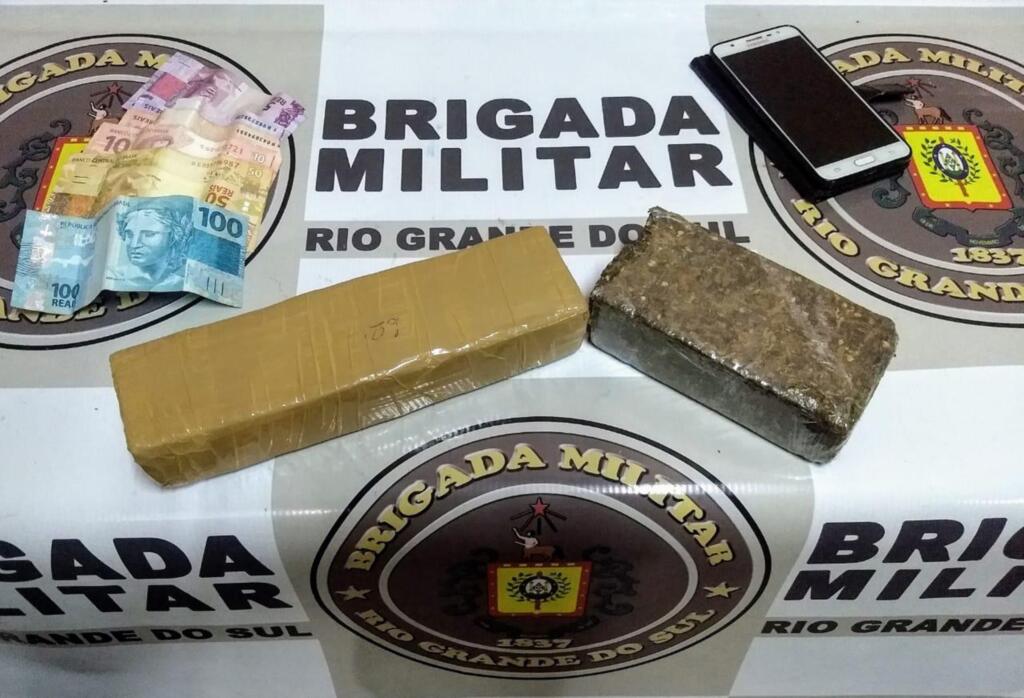 Dupla é detida com 1 kg de maconha na Região Leste de Santa Maria