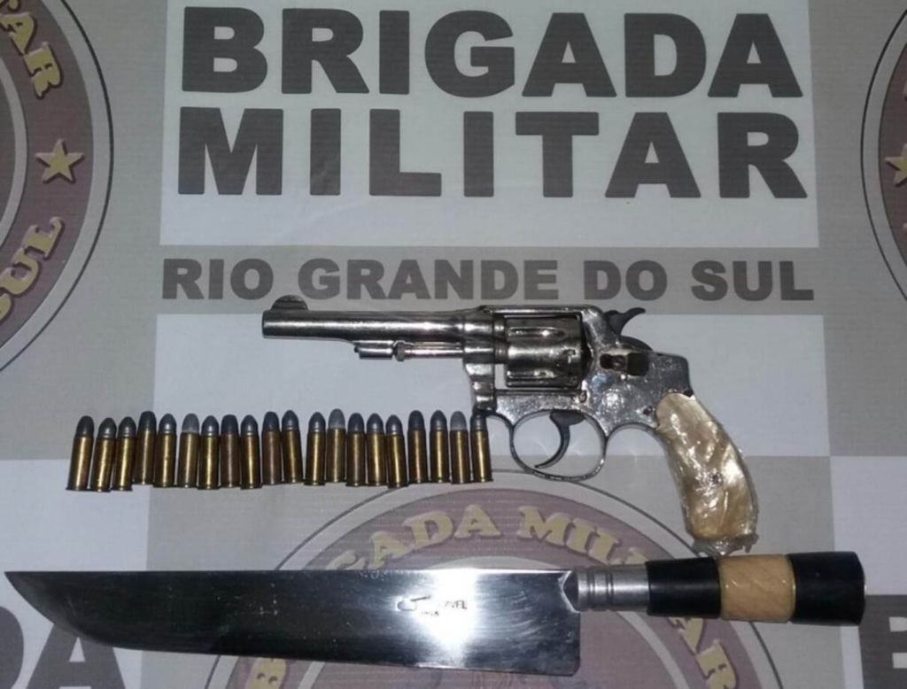 Polícia prende motorista que dirigia embriagado e armado com revólver em Caçapava do Sul