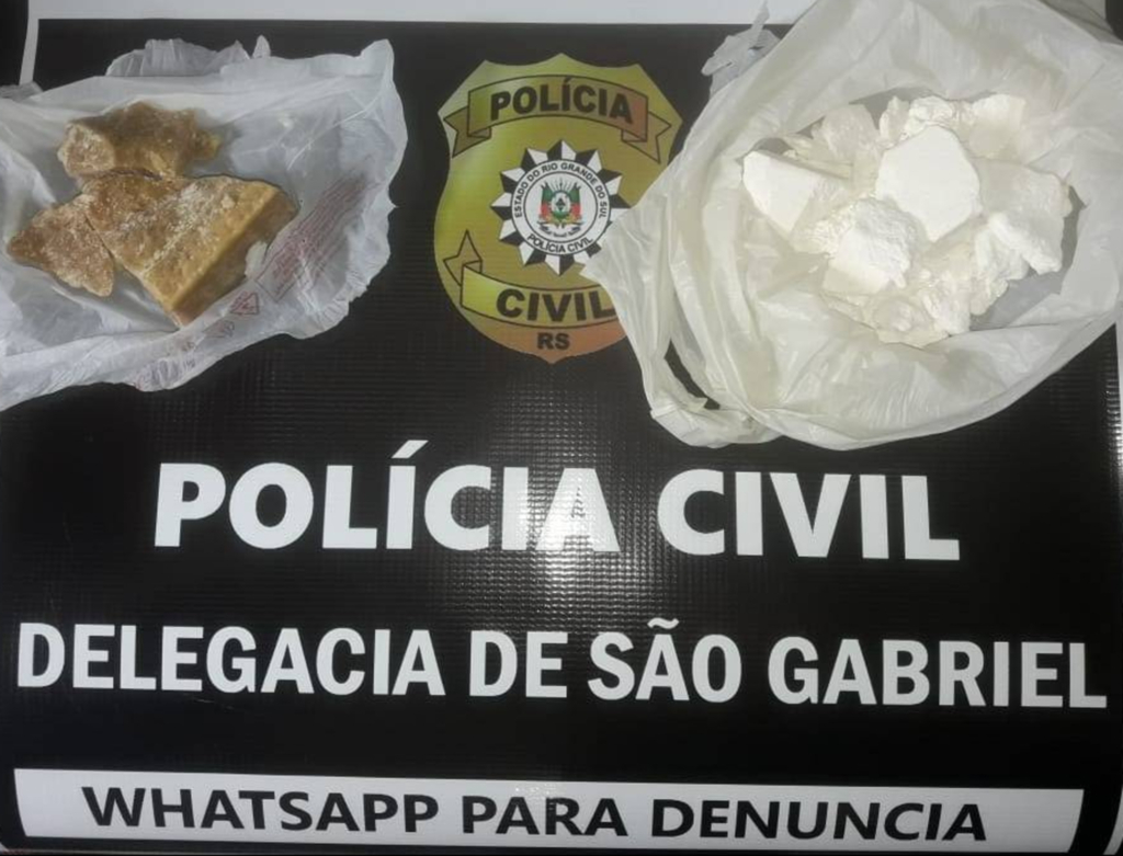 Jovem é presa com quase meio quilo de crack e cocaína na rodoviária de São Gabriel