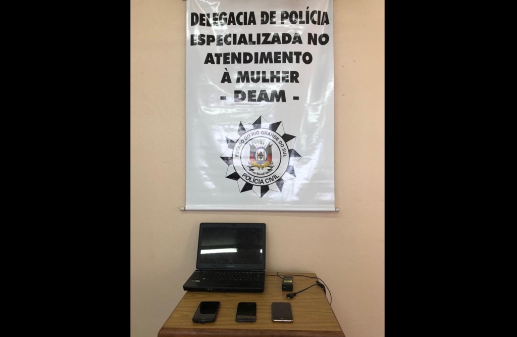 Polícia apreende celulares e computadores em operação contra difamação de mulheres em Cruz Alta