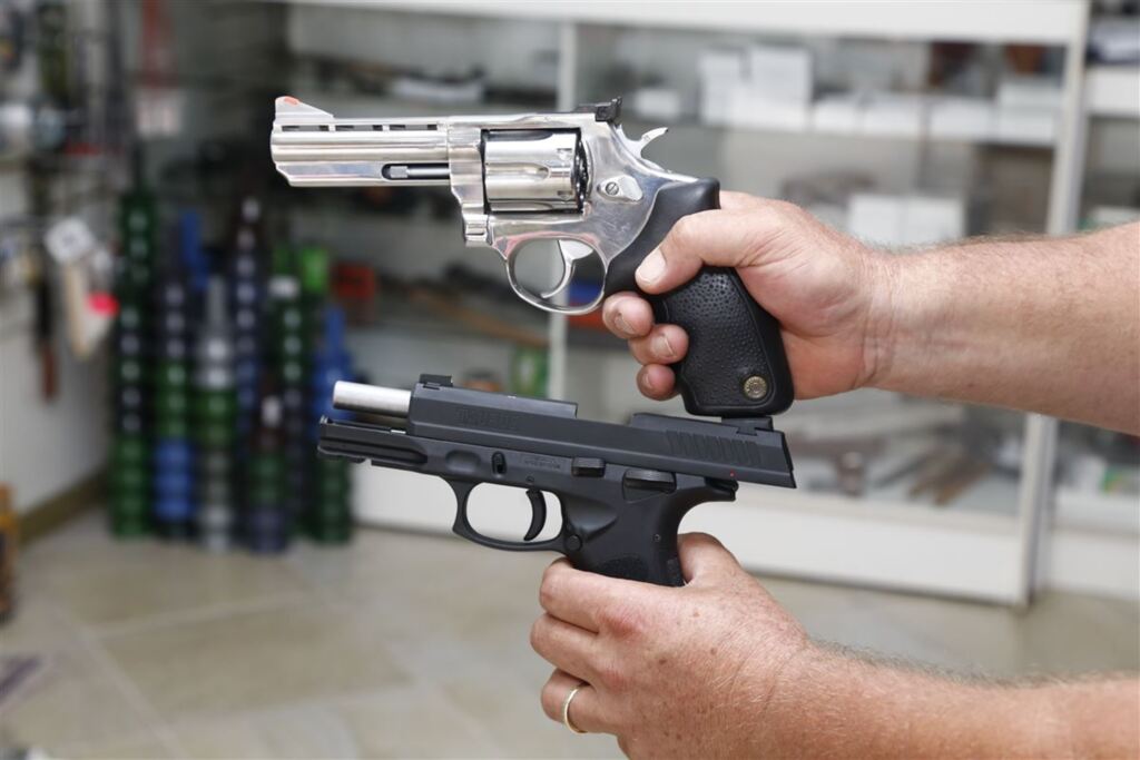 O que dizem santa-marienses sobre a flexibilização da posse de arma de fogo