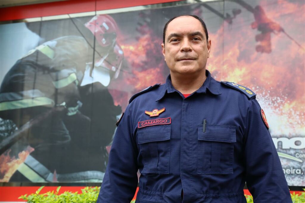 ENTREVISTA: comandante dos Bombeiros fala da responsabilidade do trabalho na 'Cidade da Kiss'