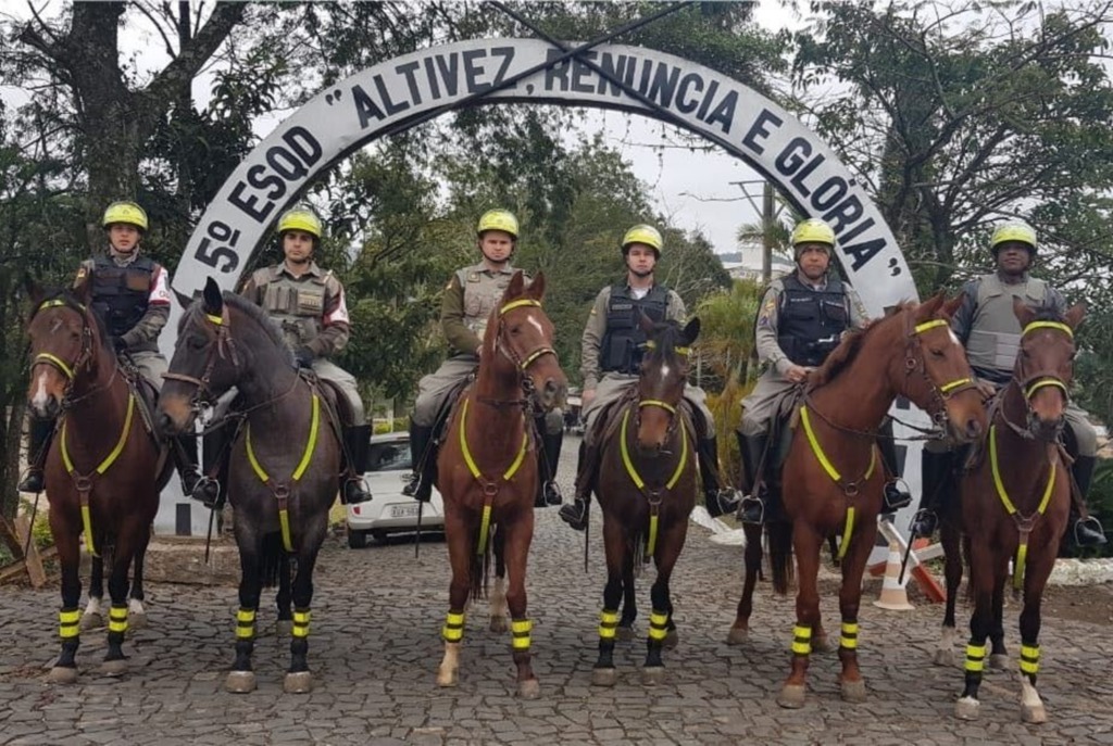 PM's da cavalaria de Santa Maria recebem capacitação prática